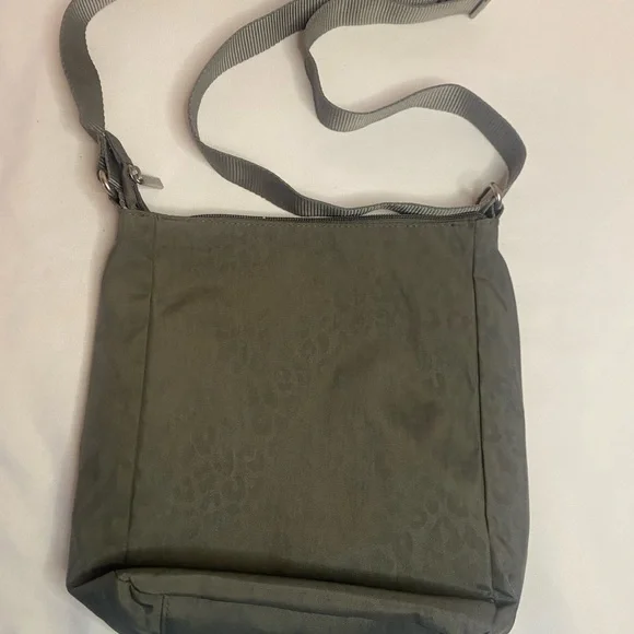 Baggallini Crossbody bag, gray animal print multi pocket purse adjustable strap - Picture 7 of 12
